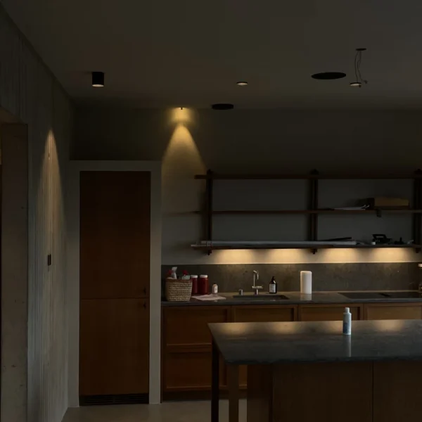 Elektriker installerar spotlights i kök i Järfälla